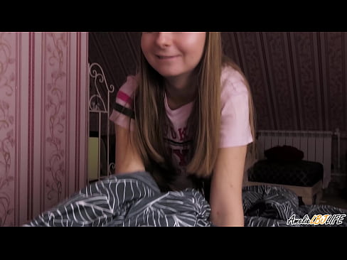 ❤️ Blondie zuigt haar BFF's diep en krijgt Cum in haar mond ❌ Homemade porno at us ❌❤